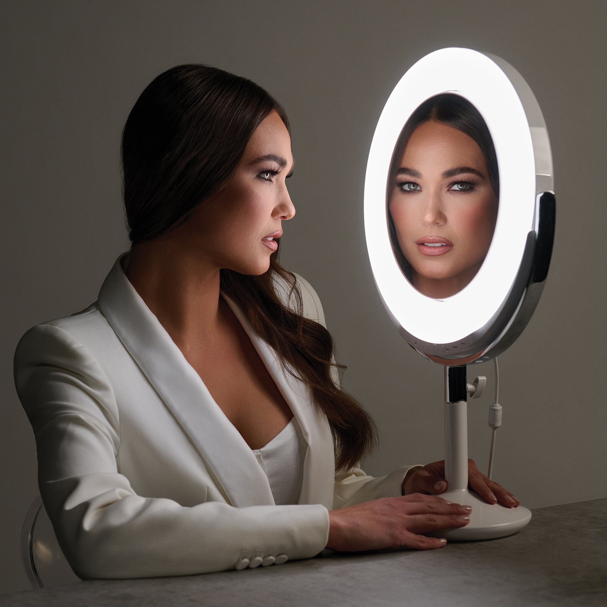 Ilios Lighting Beauty Ring Makeup Mirror and Light Ring